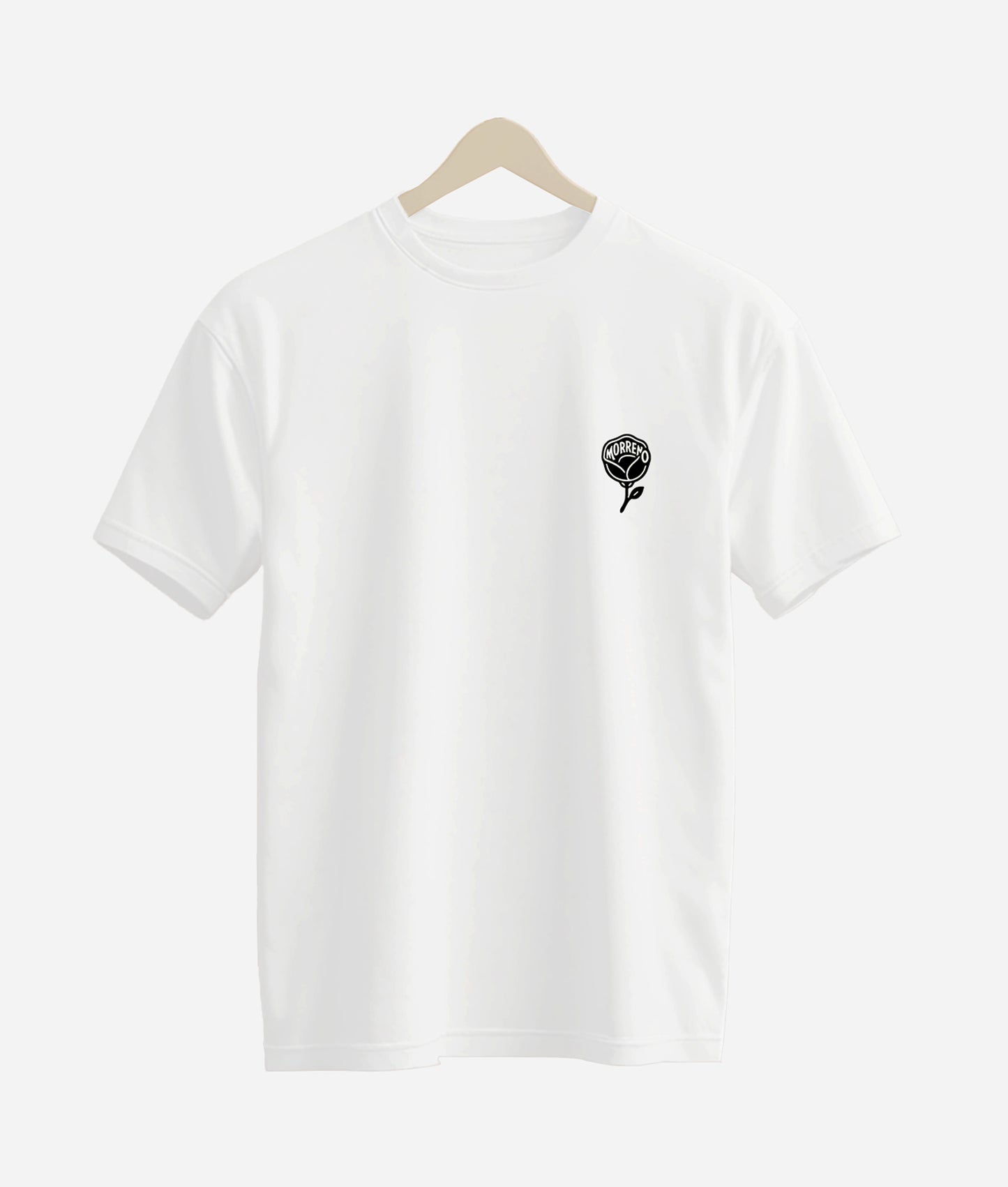 Camiseta Ancestros: camiseta blanca con diseño gráfico inspirada en legados de culturas originarias.